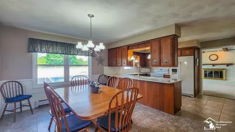 4872 E Dunbar, Monroe, MI 48161 photo 2