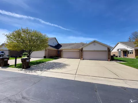 934 May, Monroe, MI 48161