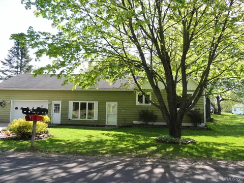 567 N 16th, Gladstone, MI 49837