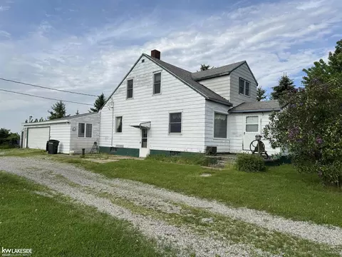 433 Oak Bch, Kinde, MI 48445