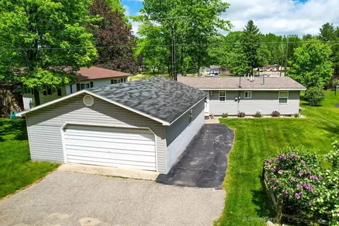 3796 Pinelands Pt, Gladwin, MI 48624