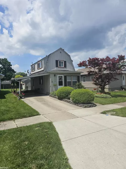 1618 Vermont, Marysville, MI 48040