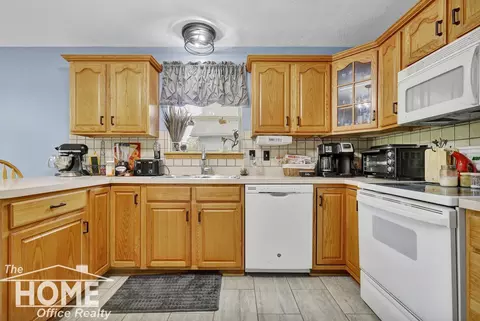 Kitchen - 677 Hillside, Corunna, MI 48817 photo 2 of 3