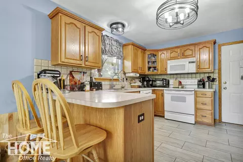 Kitchen - 677 Hillside, Corunna, MI 48817 photo 1 of 3
