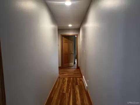 Entry Way - 806 Ashlund, Wakefield, MI 49968 photo 3 of 5