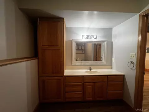 Bath - 806 Ashlund, Wakefield, MI 49968 photo 6 of 7