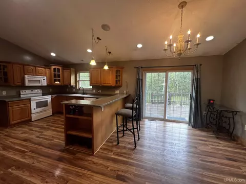 Kitchen - 806 Ashlund, Wakefield, MI 49968 photo 1 of 7