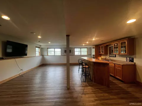 Living - 806 Ashlund, Wakefield, MI 49968 photo 7 of 7