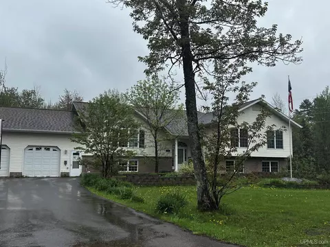 Exterior - 806 Ashlund, Wakefield, MI 49968 photo 15 of 20