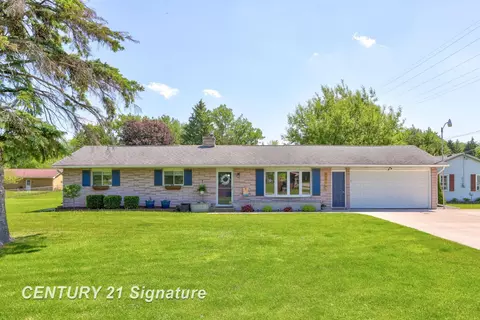 4545 S 2 Mile, Bay City, MI 48706