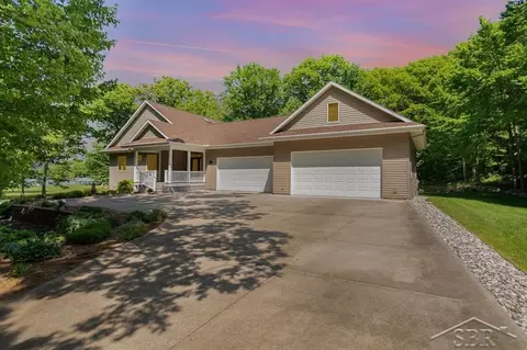 976 Peninsula, Lake Isabella, MI 48893