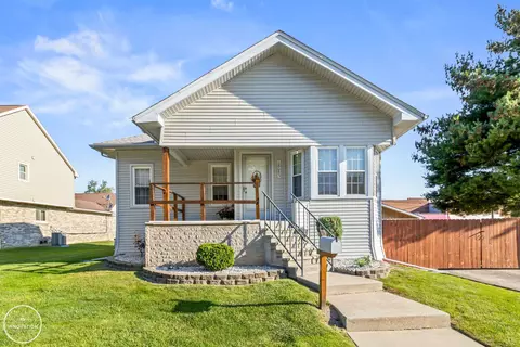 18083 Elizabeth, Roseville, MI 48066
