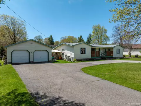 E3741 Munising, Chatham, MI 49816