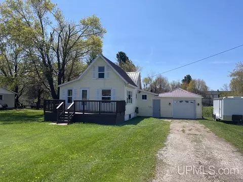 17 Meador, L'anse, MI 49946