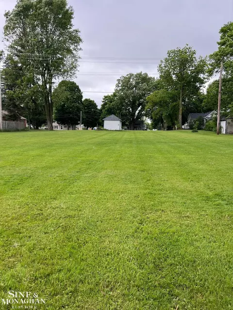 23510 E Main, Armada, MI 48005 photo 2