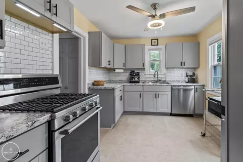 Kitchen - 720 Townsend, Algonac, MI 48001 photo 2 of 3