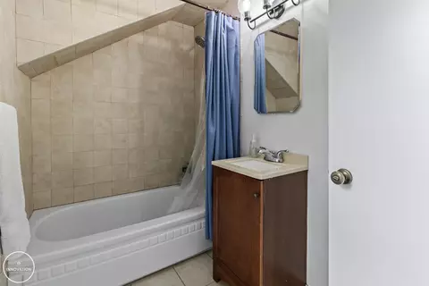 Bath - 720 Townsend, Algonac, MI 48001 photo 3 of 3