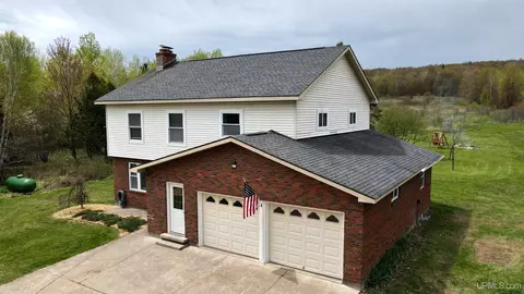 40169 Lower Worham, Chassell, MI 49916