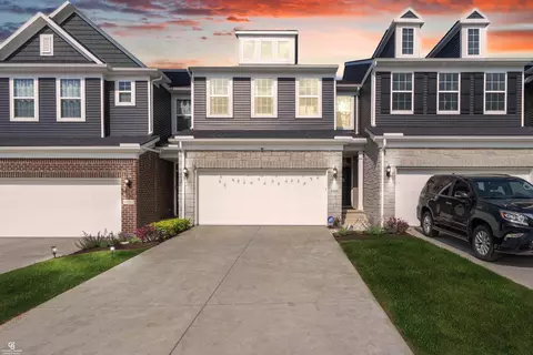 4986 Glenora Dr, Lake Orion, MI 48359