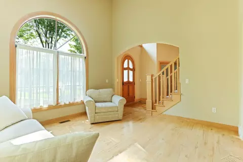 736 Maple, Frankenmuth, MI 48734 photo 10