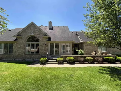 16904 Boulder Way, Macomb, MI 48042