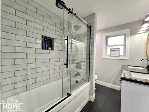 Bath - 5258 Lytle, Corunna, MI 48817 photo 5 of 8