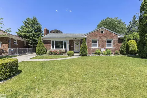 20740 Virginia, Grosse Pointe Woods, MI 48236