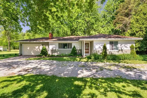 8190 Lakeshore, Lexington, MI 48450