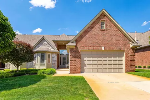 6211 Dana Rose #8, Washington Township, MI 48094