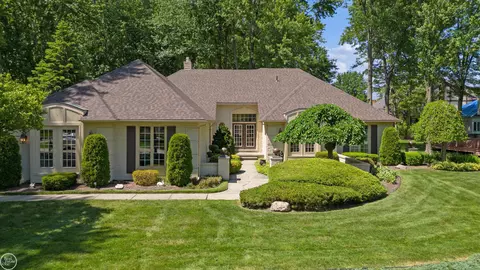 37531 Camellia, Clinton Township, MI 48036