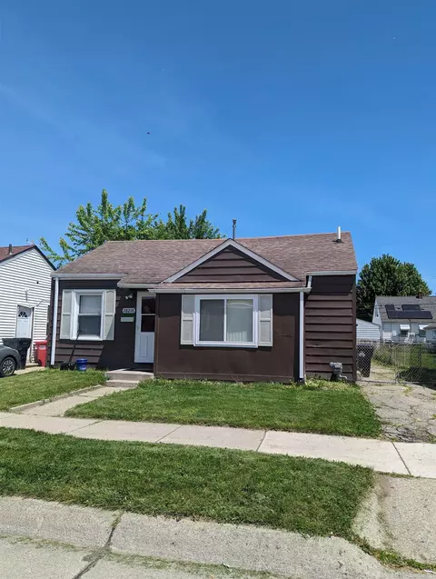 28218 Maple, Roseville, MI 48066