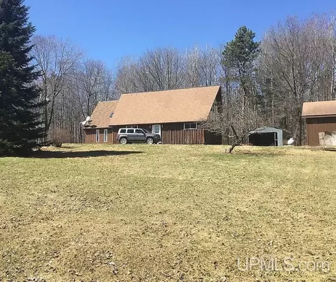 8390 Sunny Farm, Amberg, WI 54102