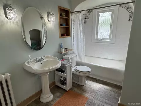 Bath - 209 E Chocolay, Munising, MI 49862 photo 3 of 6