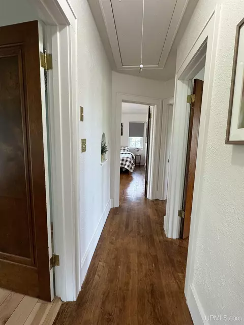 Entry Way - 209 E Chocolay, Munising, MI 49862 photo 8 of 12