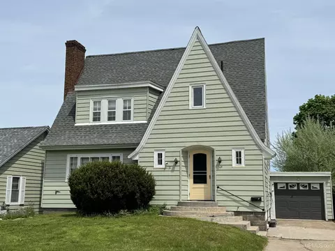 209 E Chocolay, Munising, MI 49862