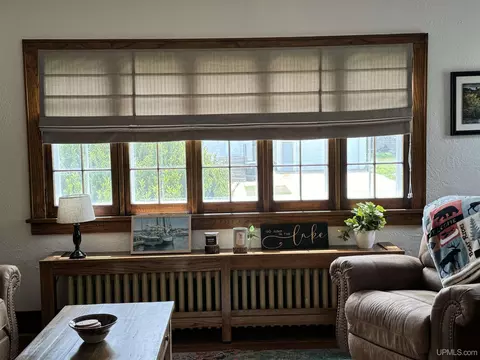 Living - 209 E Chocolay, Munising, MI 49862 photo 5 of 7