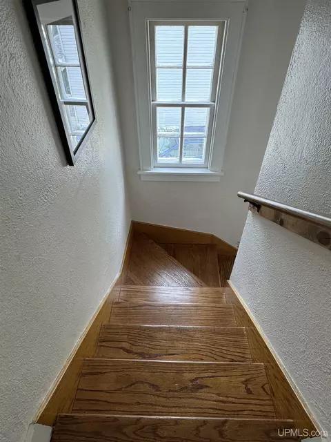 Entry Way - 209 E Chocolay, Munising, MI 49862 photo 7 of 12