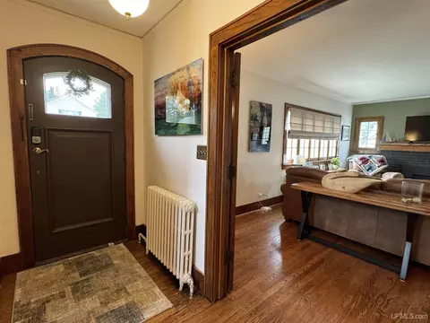 Entry Way - 209 E Chocolay, Munising, MI 49862 photo 11 of 12