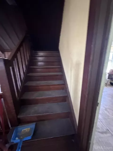 323 Ogden, Escanaba, MI 49829 photo 14