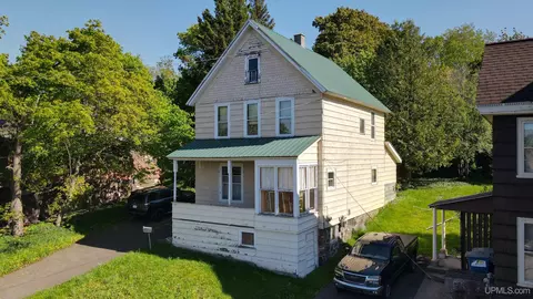 303 W Douglass, Houghton, MI 49931