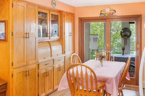 Dining - 3140 N Lakeshore, Deckerville, MI 48427 photo 2 of 5