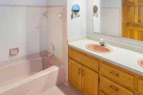 Bath - 3140 N Lakeshore, Deckerville, MI 48427 photo 2 of 8