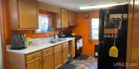 10675 E H 58, Munising, MI 49862 photo 6