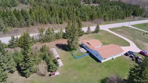 10675 E H 58, Munising, MI 49862 photo 5