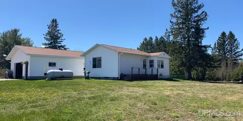 10675 E H 58, Munising, MI 49862 photo 2