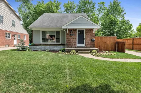 13365 Sherwood, Huntington Woods, MI 48070