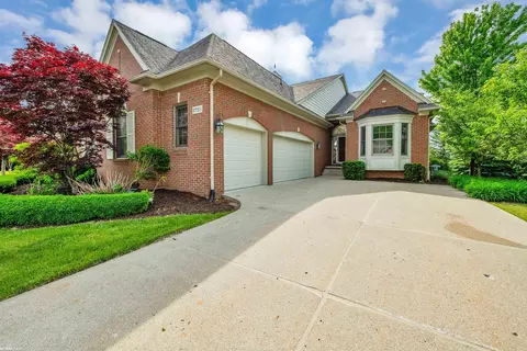 2755 Castlemartin, Oakland Township, MI 48306