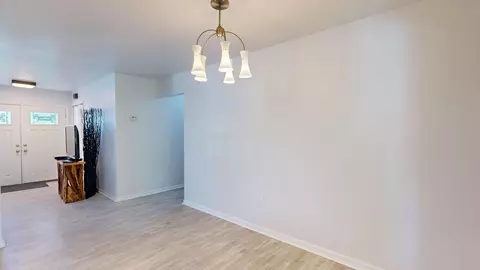 Dining - 6121 Duffield, Flushing, MI 48433 photo 1 of 1
