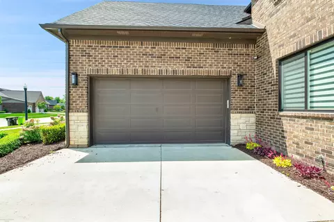 22015 Anita #72, Macomb, MI 48044 photo 4