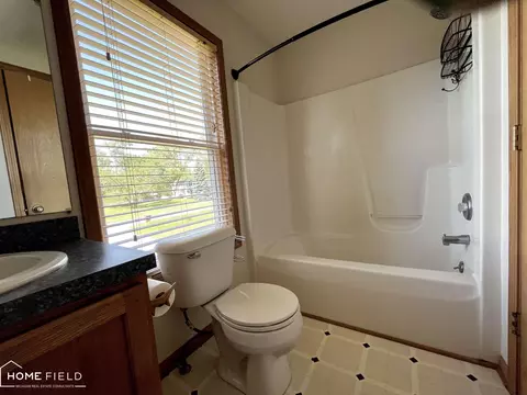 Bath - 8387 Simpson, Ovid, MI 48866 photo 2 of 4